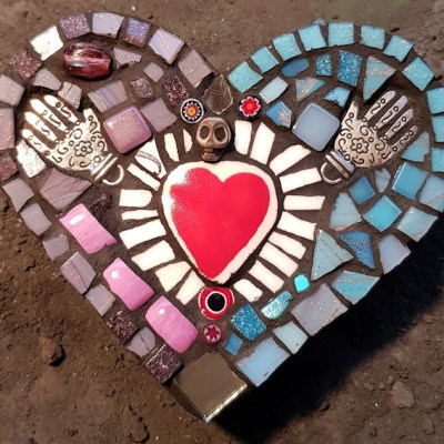 THURS 16 December: Heart mosaic Workshop with Dawn Handy